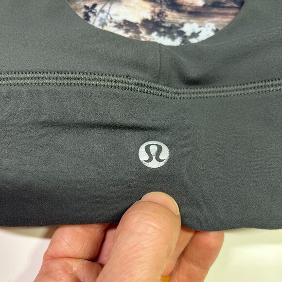 Lululemon Size 6 Align Reversible Bra *Light Support, A/B Cup - Picture 4 of 7